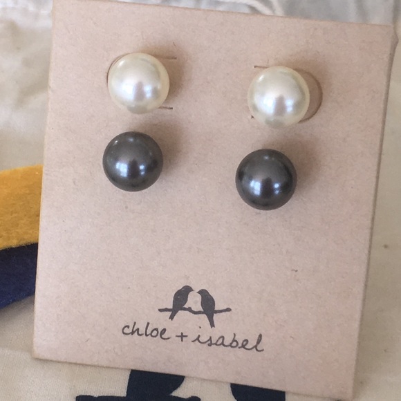 Chloe + Isabel Jewelry - 🦄 Rare C+I Classic Ivory & Gray Pearl Studs Duo